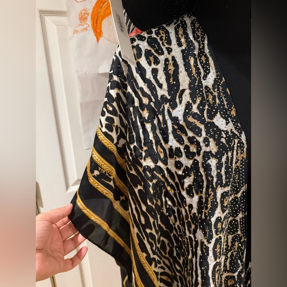 New Adrienne Vittardini Resortwear Kimono and Hat Set - Picture 3 of 16